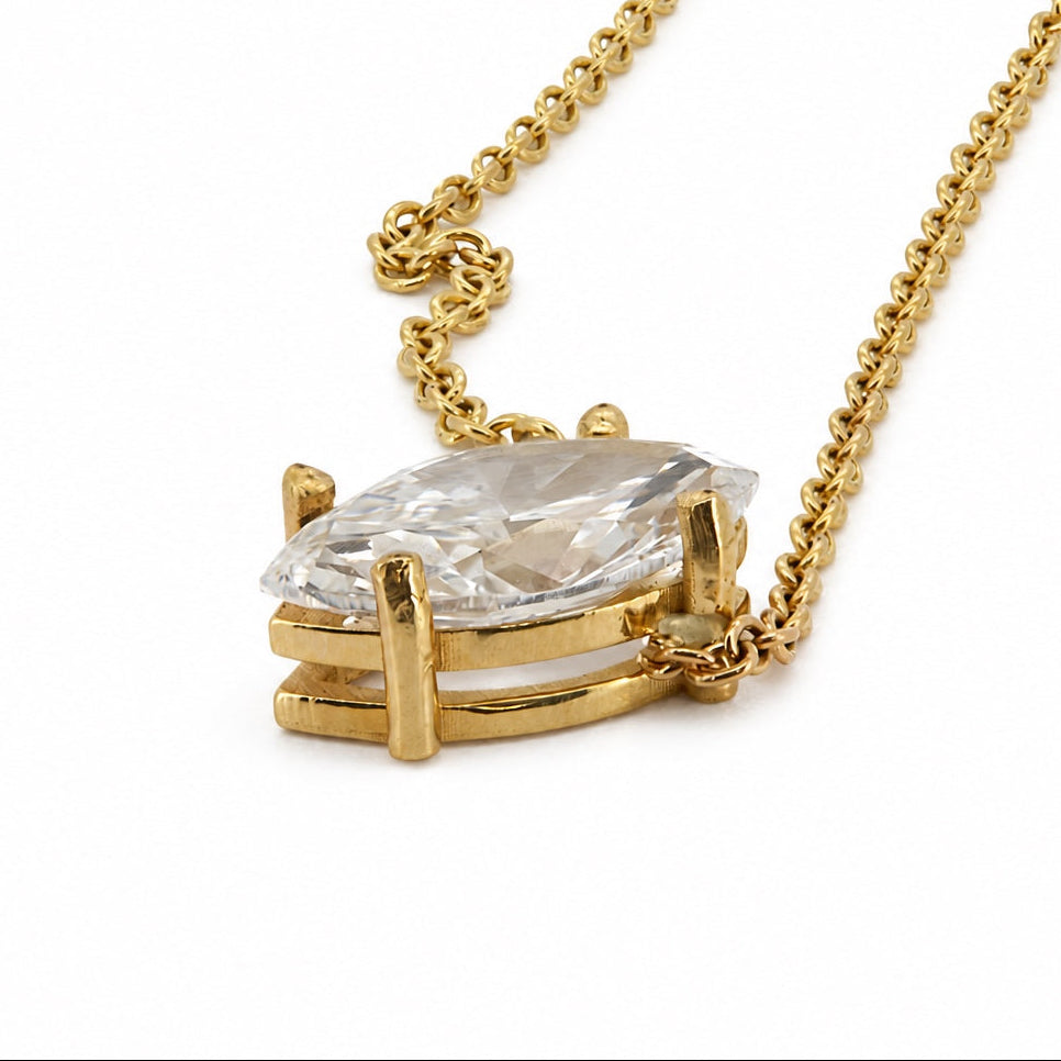 Pear-shaped drop pendant necklace in 14K yellow gold, view 4