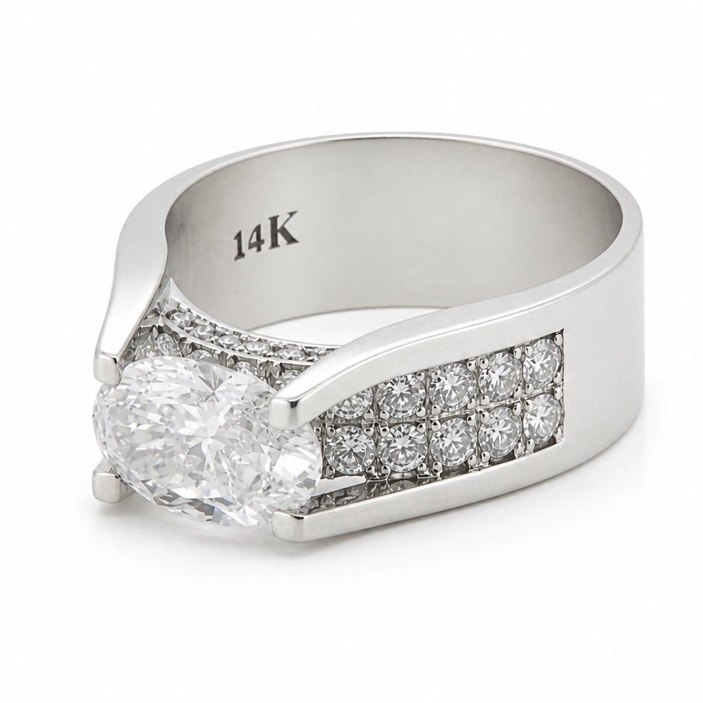Layered round-centre ring in 14K gold, front three-quarter view
