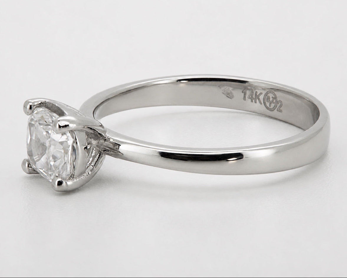 PESO 10058 solitaire ring, three-quarter view, 14K white gold #Metal_14K White Gold