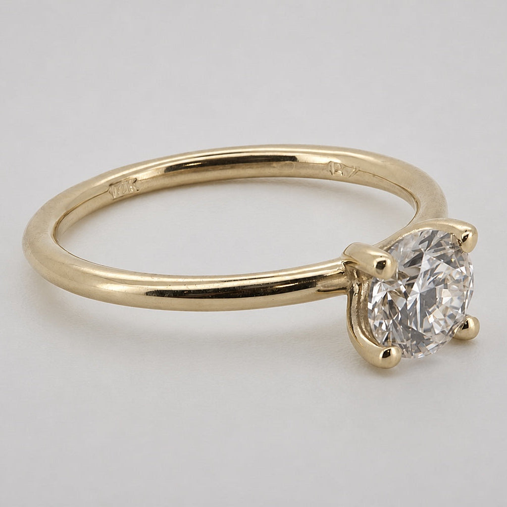PESO 10064 round solitaire ring, three-quarter view, 14K yellow gold #Metal_14K Yellow Gold