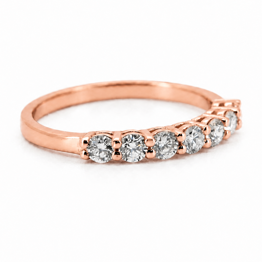 PESO 497062 graduated round-stone band, three-quarter view, 14K rose gold #Metal_14K Rose Gold